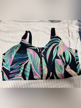 Tropical Leaf Front-Zip Sports Bra - Black with Teal & Pink